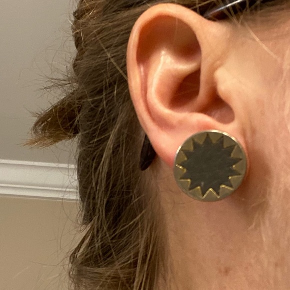 House of Harlow 1960 Leather Gold Sunburst Earring - Picture 3 of 3